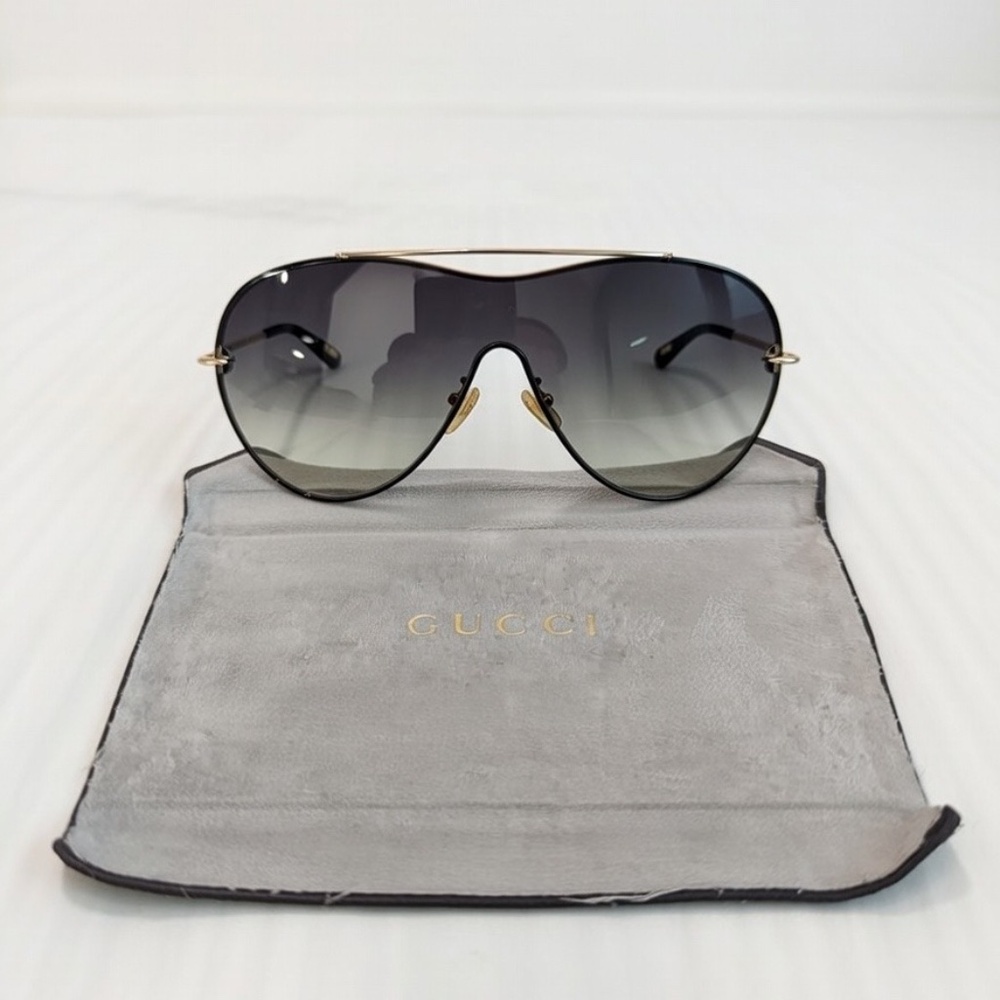 Authentic Gucci Oversized Aviator Sunglasses In E… - image 1